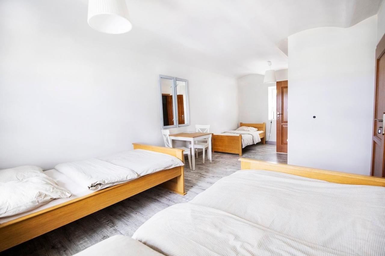 Hotel Zielona Przystan à Manasterz Extérieur photo