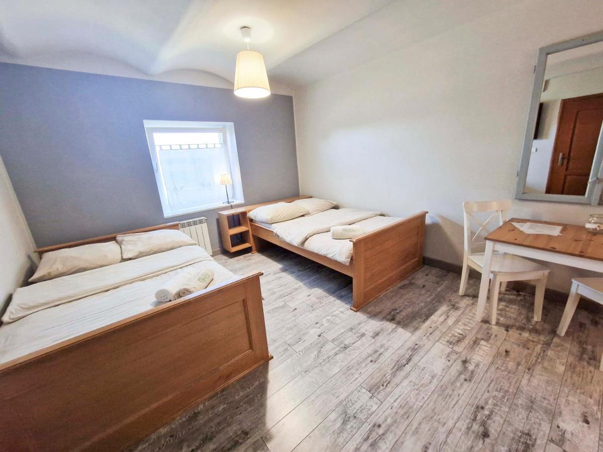 Hotel Zielona Przystan à Manasterz Extérieur photo