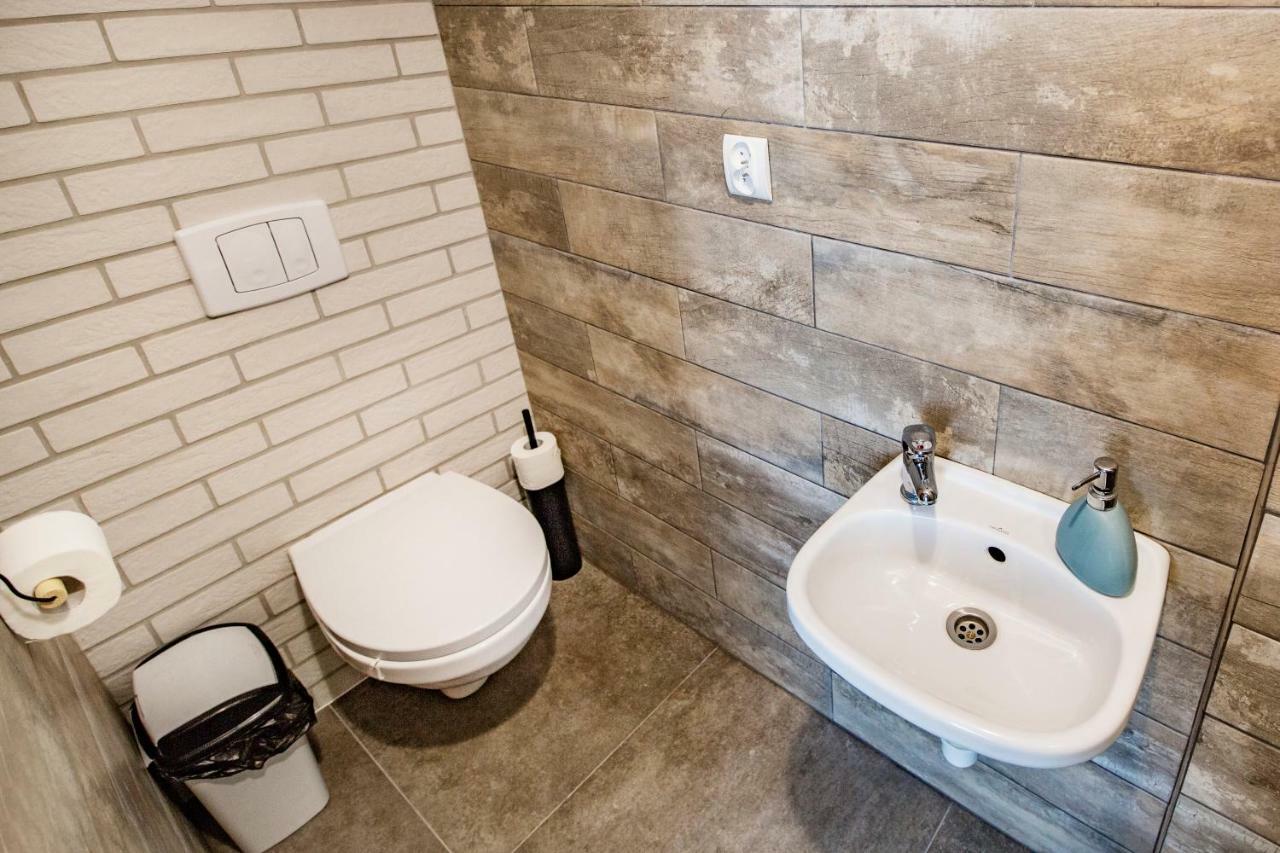 Hotel Zielona Przystan à Manasterz Extérieur photo